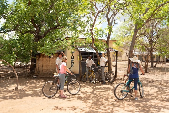 Tlouwana Camp - Lesoma Botswana